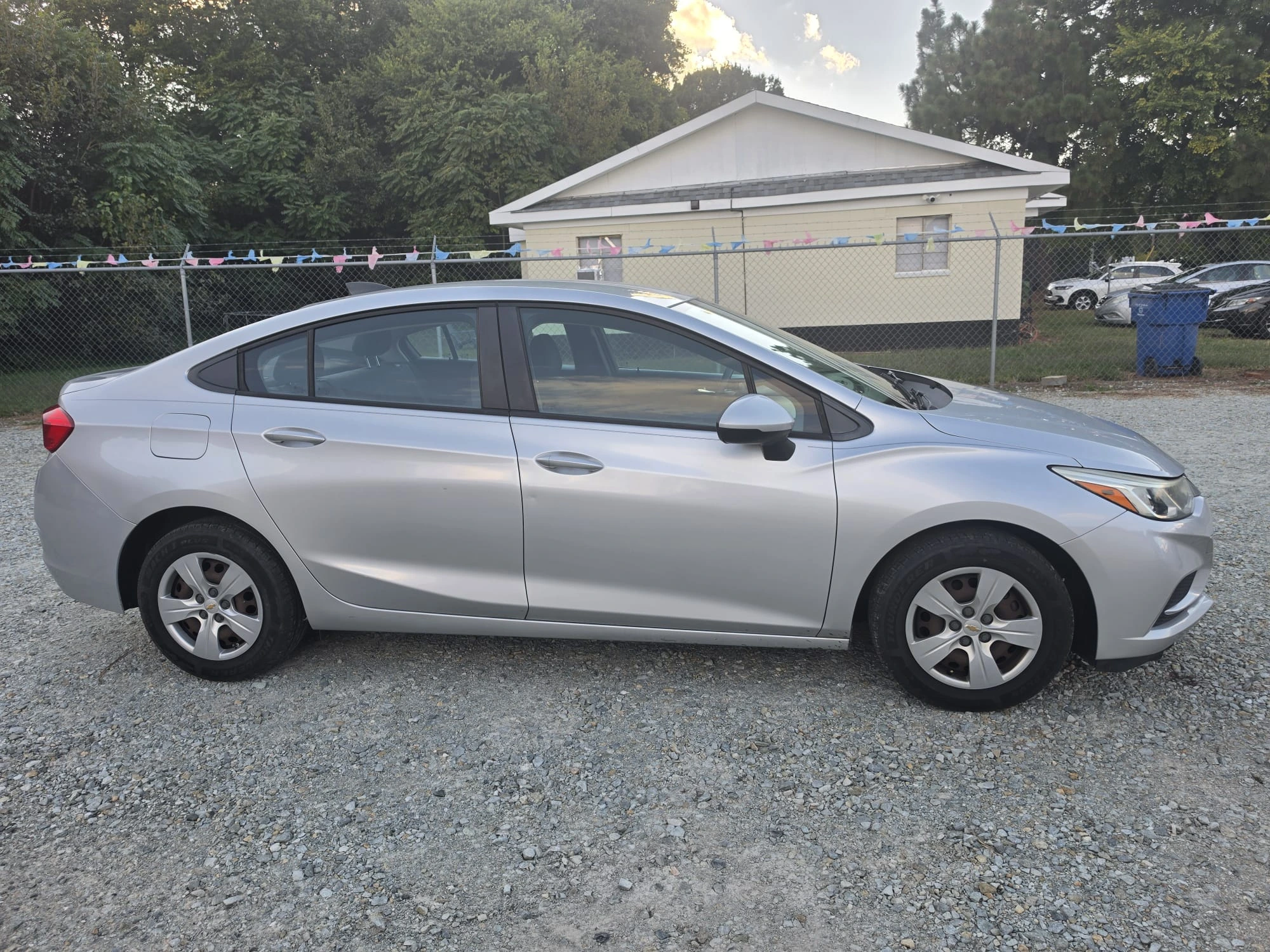 Vehicle photo 3