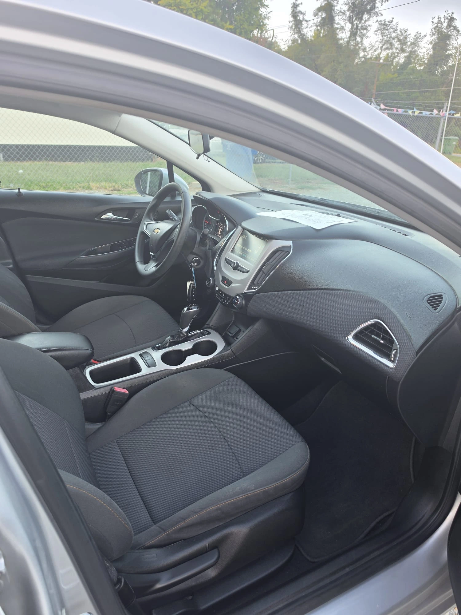 Vehicle photo 6