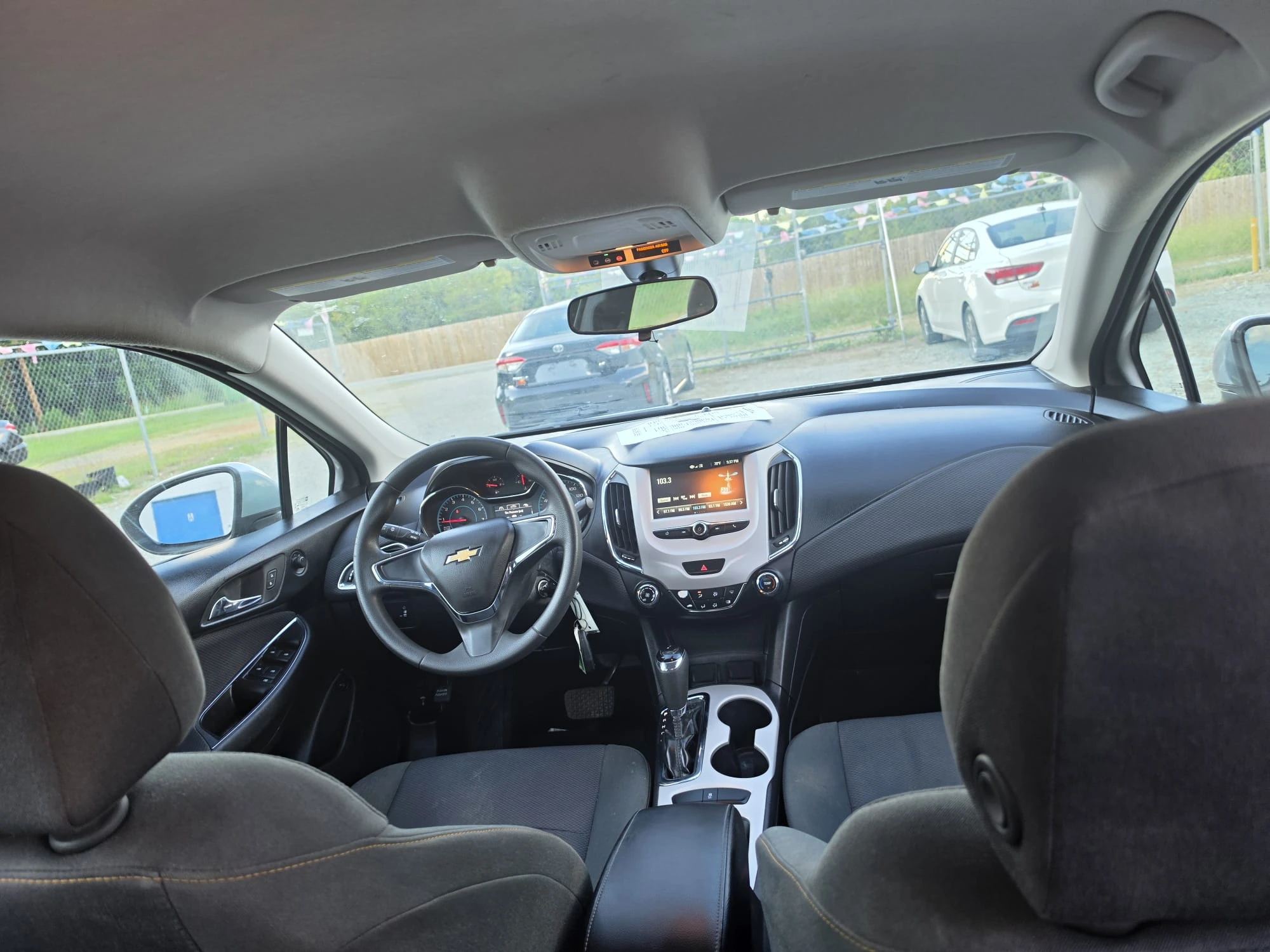 Vehicle photo 7