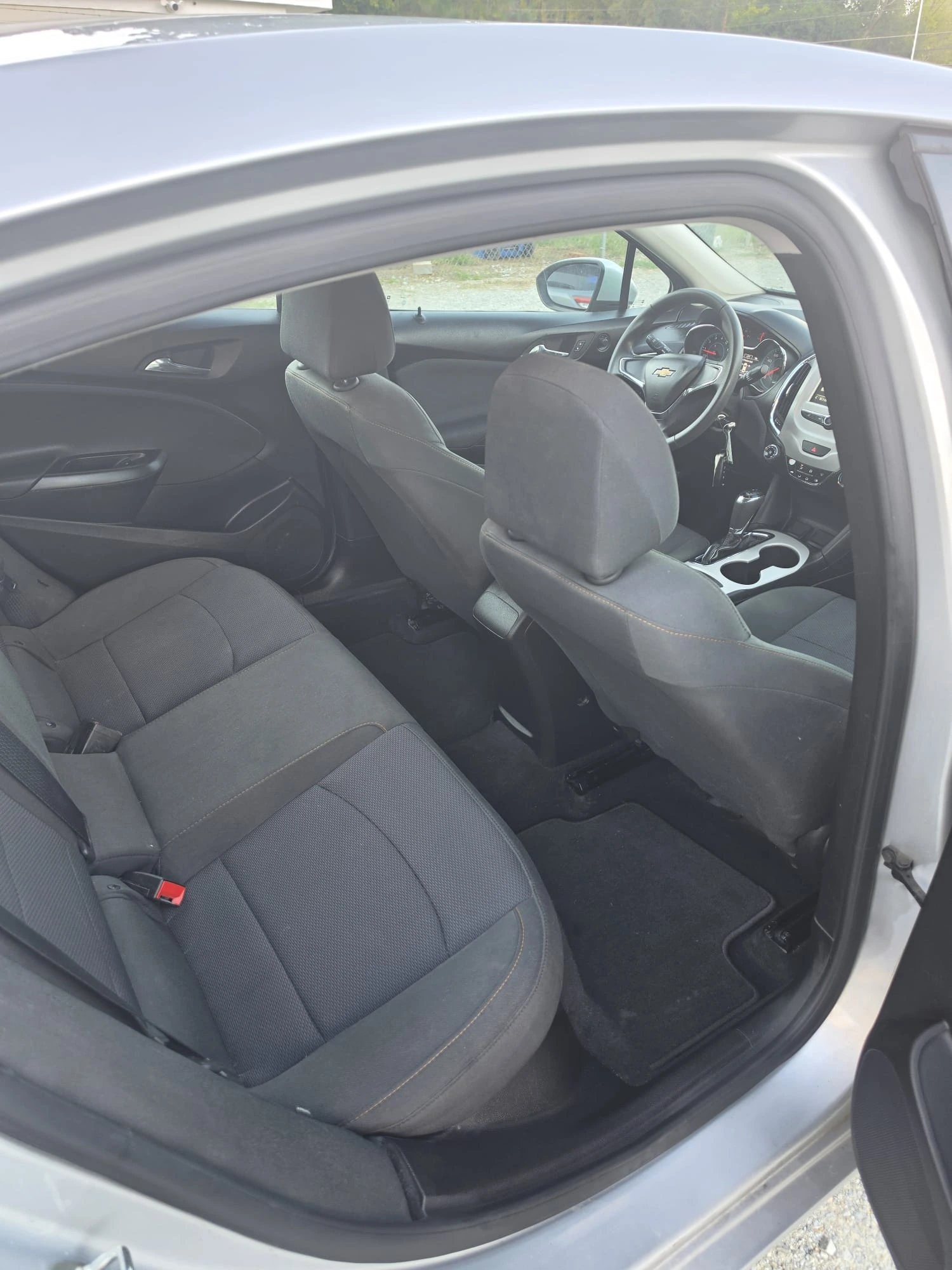 Vehicle photo 8
