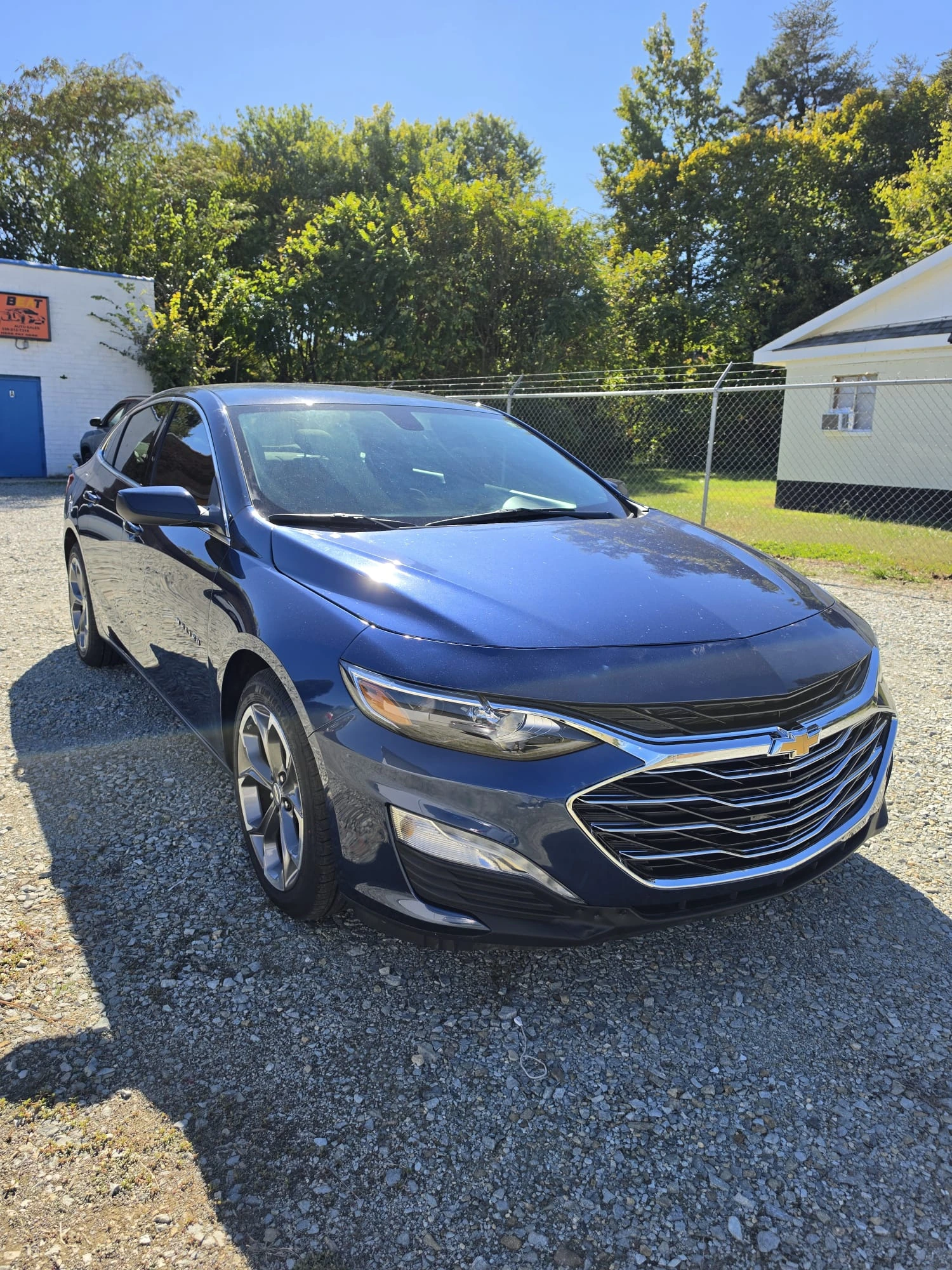 Vehicle photo 2