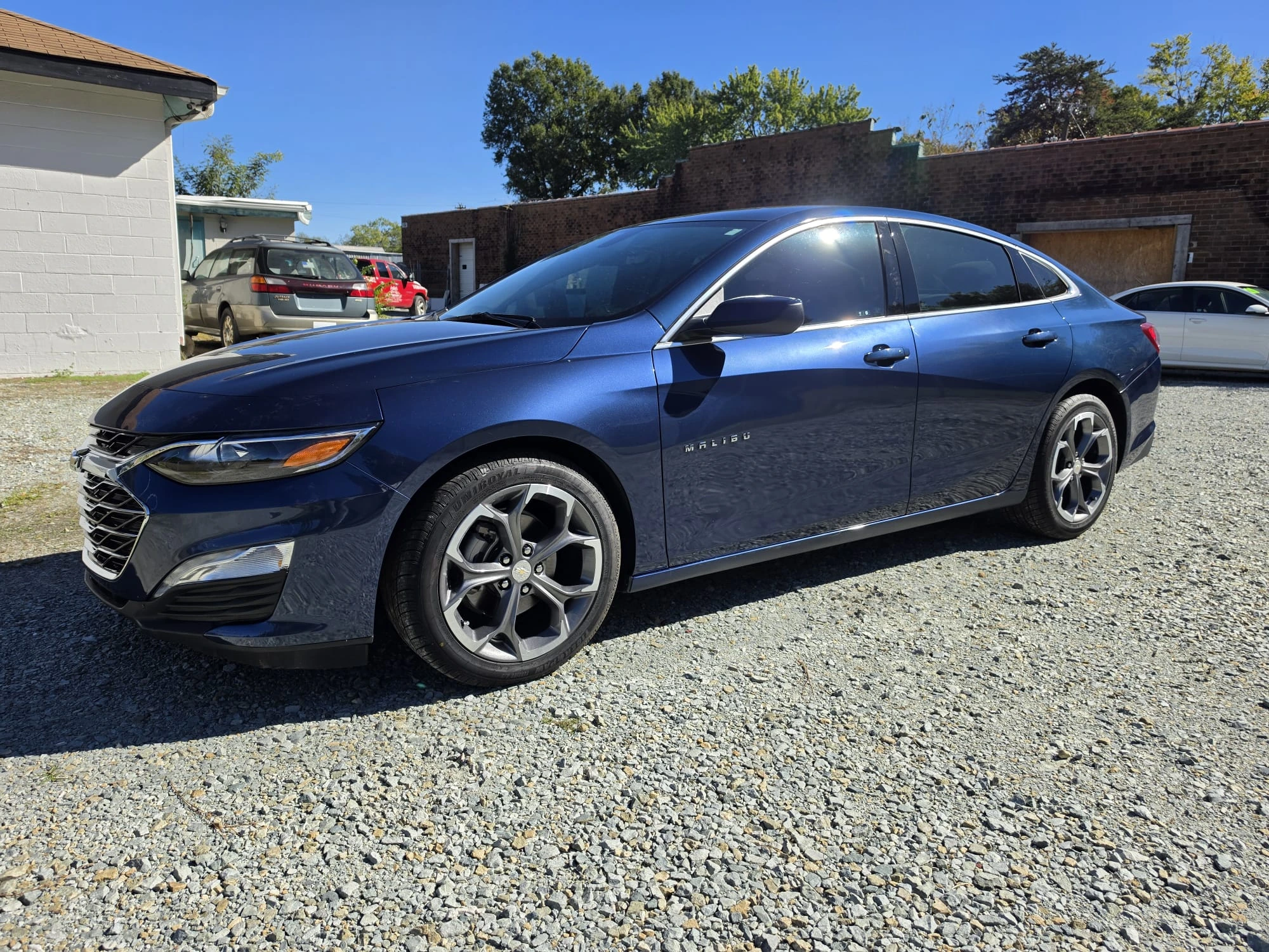 Vehicle photo 3