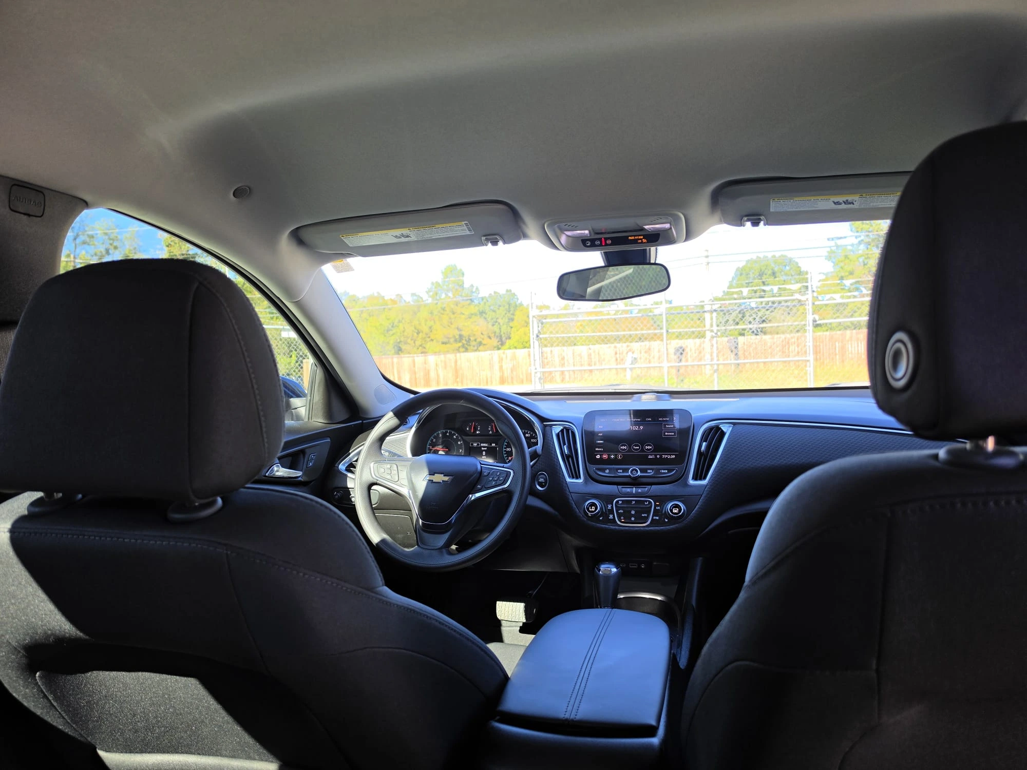 Vehicle photo 6