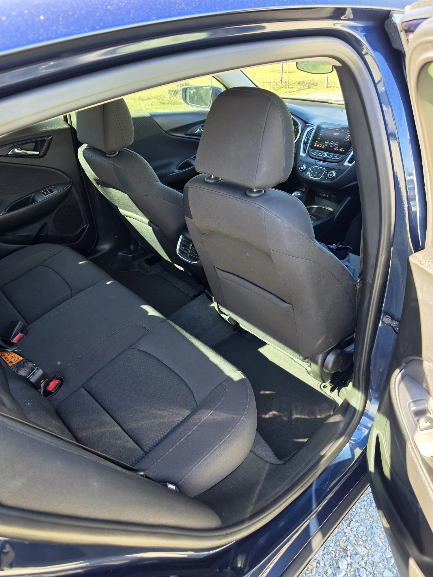 Vehicle photo 8