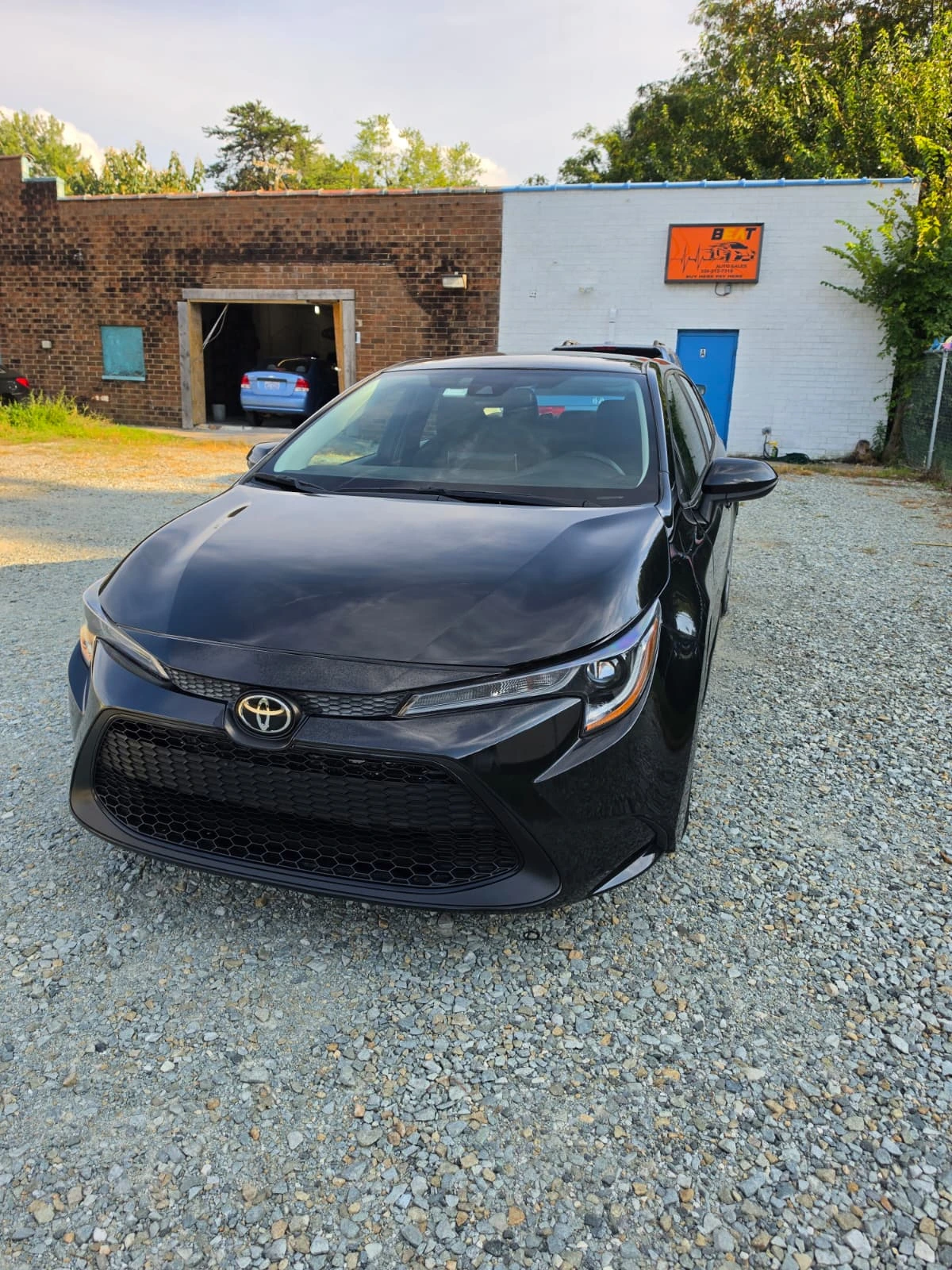 Vehicle photo 2