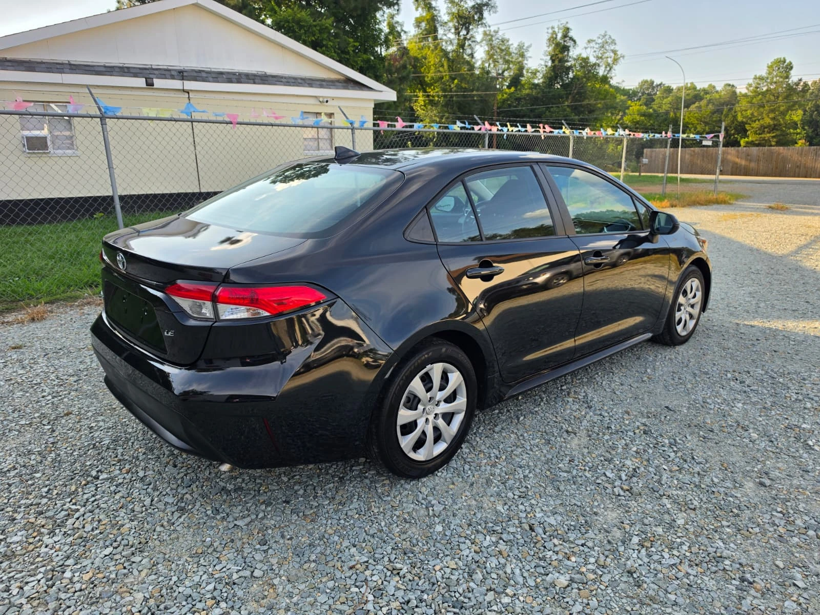 Vehicle photo 3