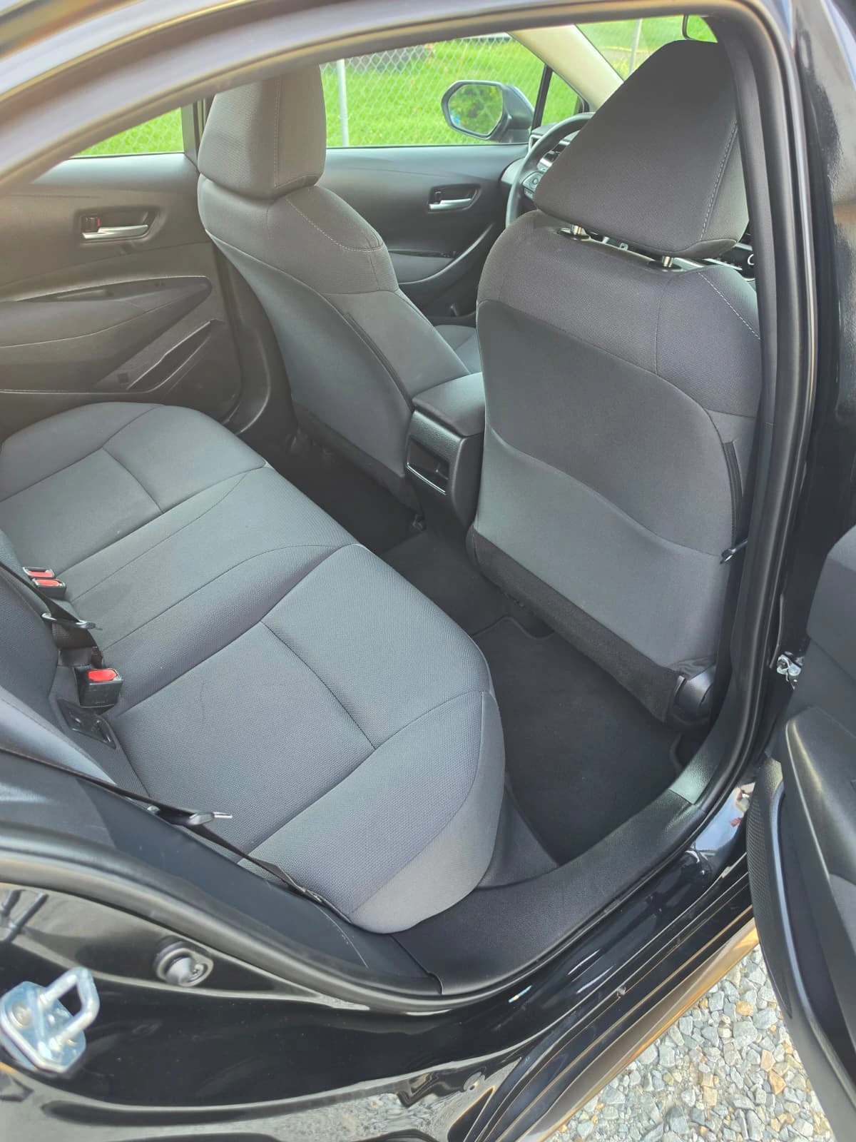 Vehicle photo 9